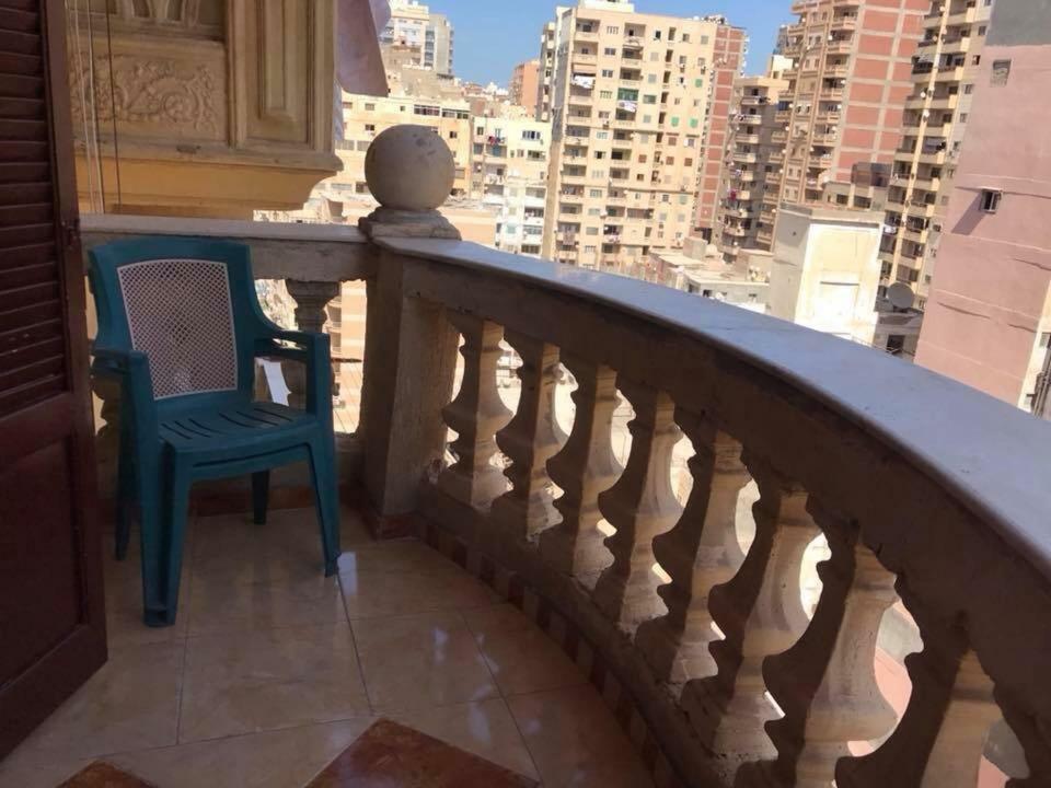 Cozy New 2 Bd Amazing Beach View Next To Hilton Hotel Family Only !العائلات فقط Alexandria Eksteriør billede